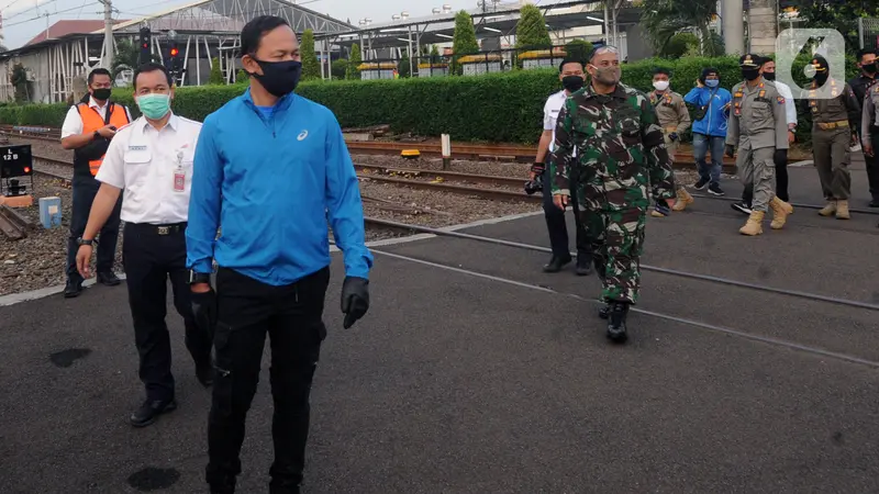 FOTO: Bima Arya Tinjau Penerapan Protokol Kesehatan di Stasiun Bogor