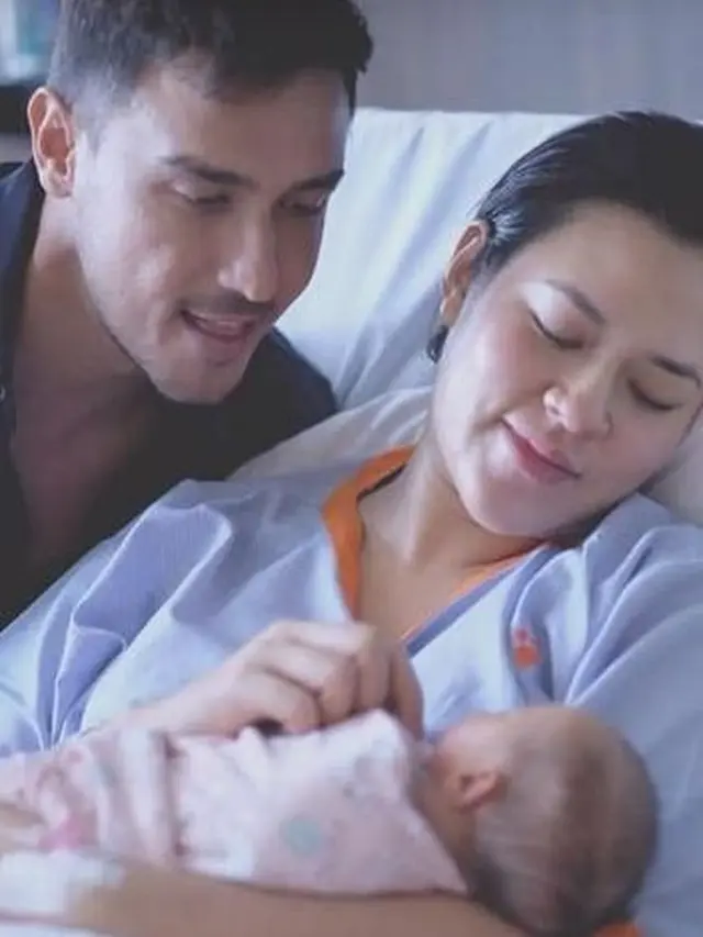 [Fimela] Anak Pertama Raisa dan Hamish Daud