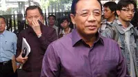 Wakil Ketua Tim Kampanye Nasional SBY- Boediono, Djoko Suyanto tiba di Kantor Bawaslu, Jakarta. Kedatangan Djoko ini untuk memenuhi panggilan Bawaslu soal dana kampanye.(Antara)