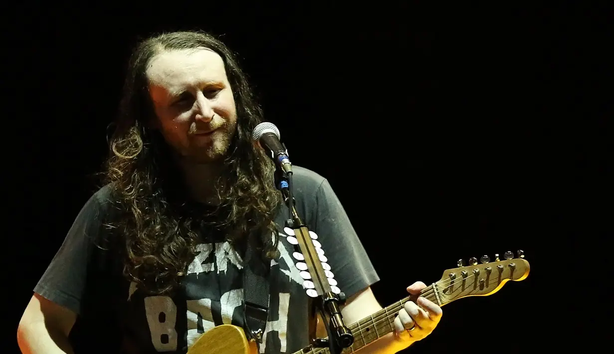 Mereka pun meneriakan "we want more" agar idola mereka kembali ke atas panggung dan menghibur mereka kembali. (Bambang E. Ros/Bintang.com)