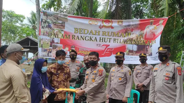 Rumah dan Surat Tanah untuk Pasutri di Ogan Ilir yang Tinggal di Kandang Ayam