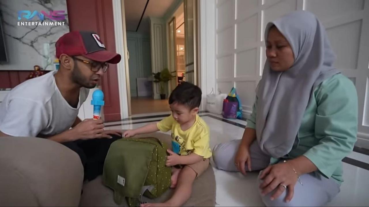 Bongkar Isi Tas Sekolah Rayyanza, Sus Rini 'Ini Spidermannya Gizi Buruk, Tuh Kasihan