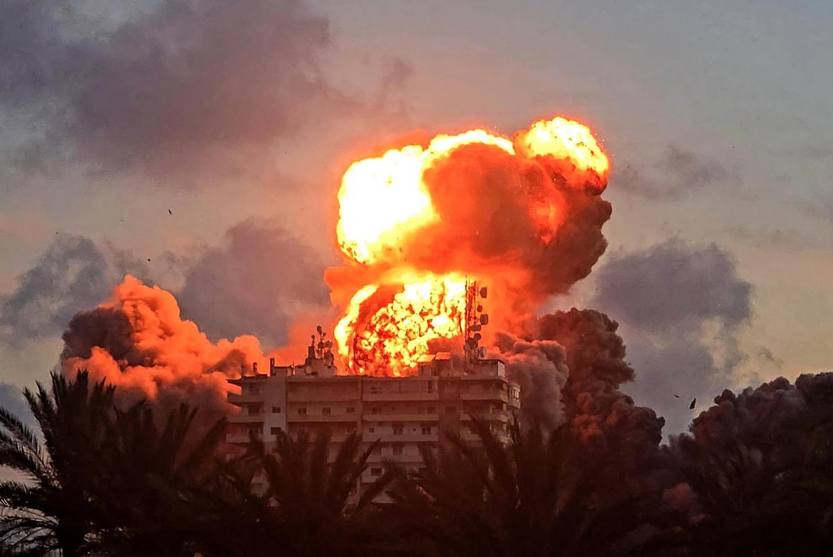 FOTO: Serangan di Lebanon Tewaskan Puluhan Warga dalam 24 Jam Terakhir