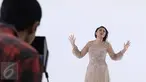 Marshanda saat pembuatan video klip dengan single berjudul Sienna di kawasan Kemanggisan, Jakarta, Rabu (4/1). Lagu Sienna berisi ungkapan cinta dan pesan-pesan kehidupan untuk anaknya. (Liputan6.com/Herman Zakharia)