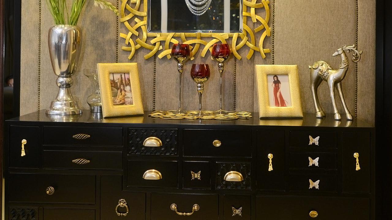 Rina mubal arum_rumah_ruang tamu_ruang keluarga_dan ruang makan_di apartemen kemang village_tower in