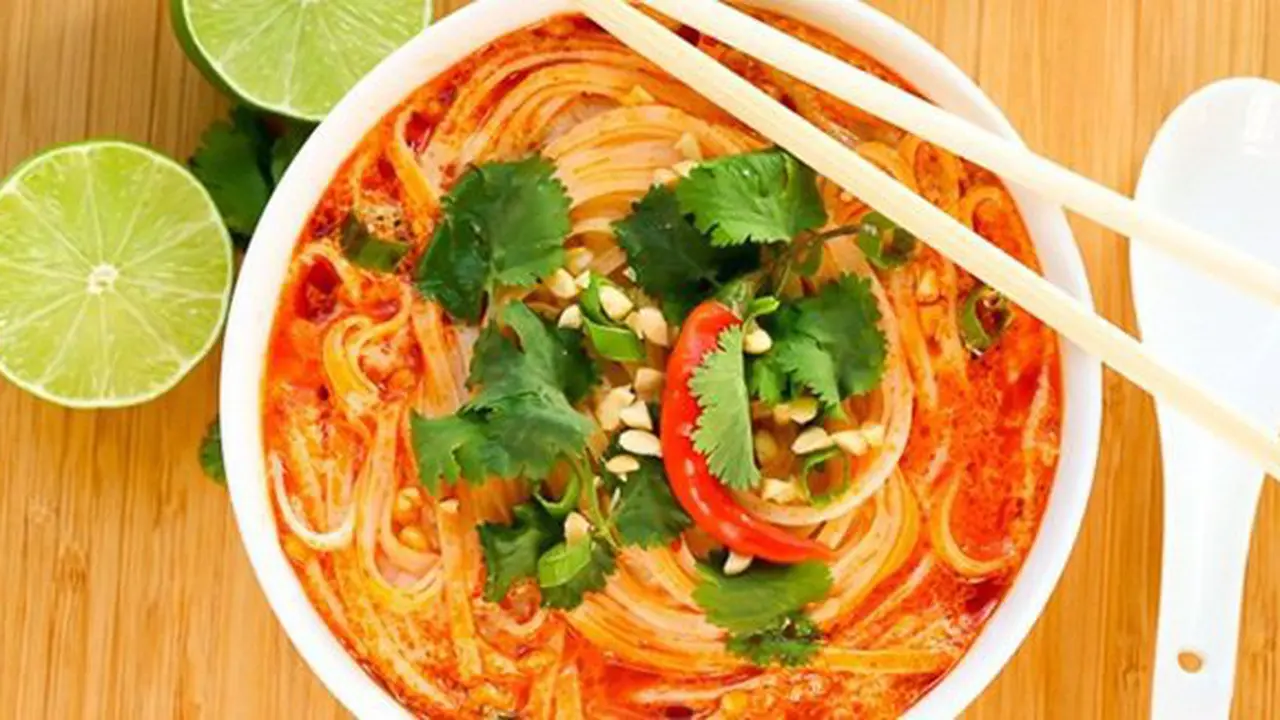 Bihun kuah pedas/copyright Everyday Easy Eats