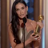 Demi Moore yang dikenal lewat film Ghost dan Striptease akhirnya menang piala Golden Globe Award lewat The Substance. Ia hampir menyerah dalam karier. (Foto: Dok. Twitter @goldenglobes)