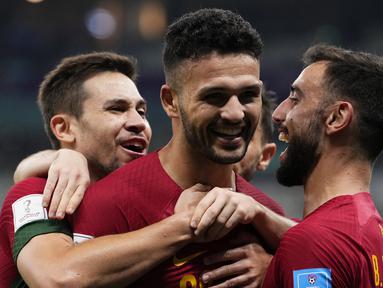 Sepanjang sejarah Piala Dunia, Portugal yang prestasi terbaiknya di ajang Piala Dunia adalah menempati posisi ketiga pada edisi 1966 di Inggris, telah banyak menghasilkan pemain-pemain terbaik sepanjang keikutsertaannya. Seperti 4 pemain berikut yang mampu mencetak hattrick dalam satu edisi Piala Dunia. Siapa saja? Berikut daftar lengkapnya. (AP/Manu Fernandez)