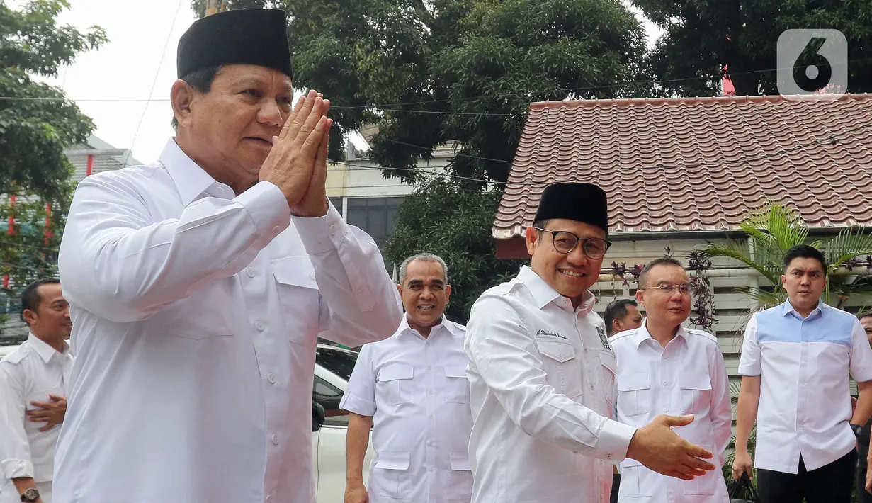 Sejumlah pimpinan DPP PKB juga ikut hadir menyambut kedatangan Prabowo. (Liputan6.com/Herman Zakharia)