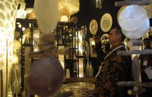 Melihat produk-produk dalam negeri di Trade Expo Indonesia 2015