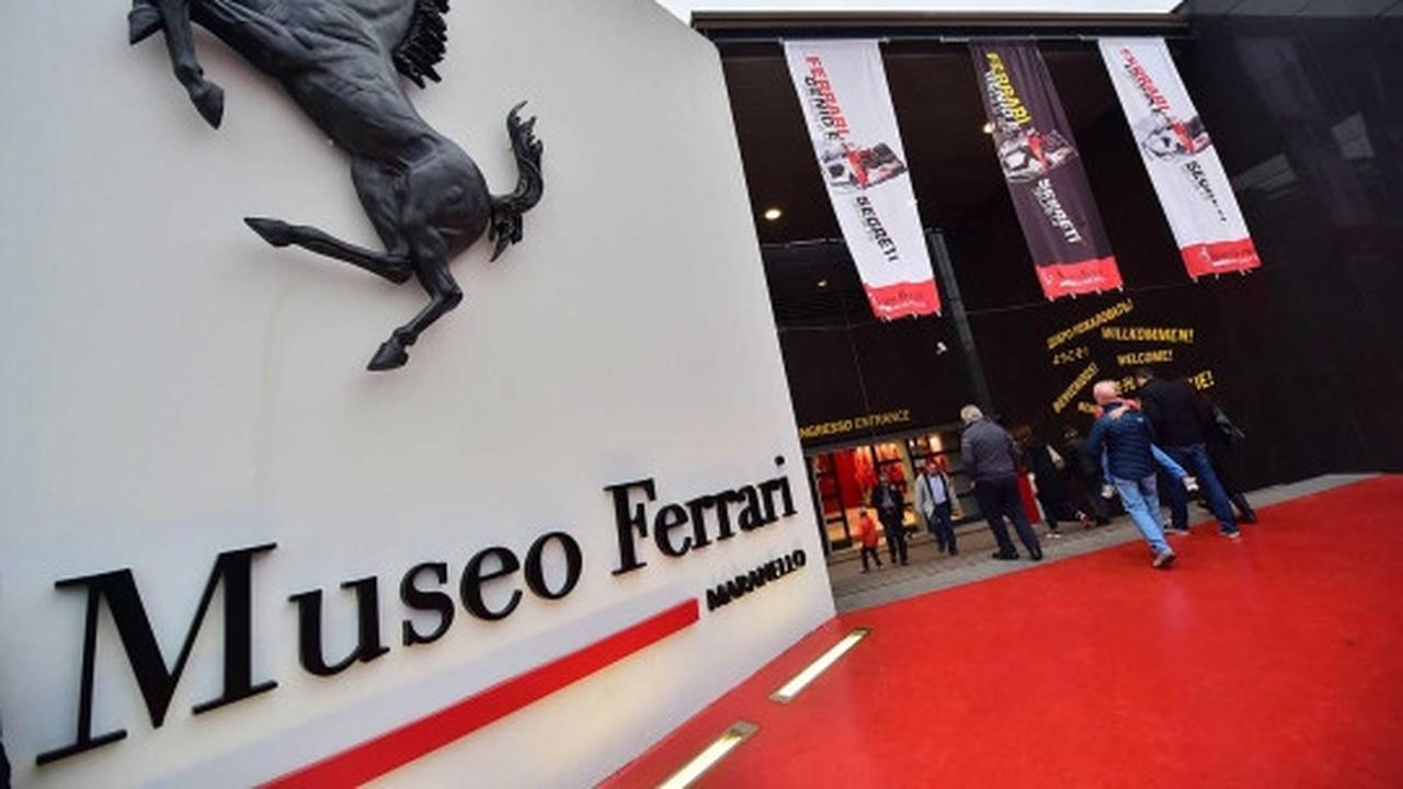 Berkunjung ke pameran mobil-mobil super di Museum Ferrari Italia