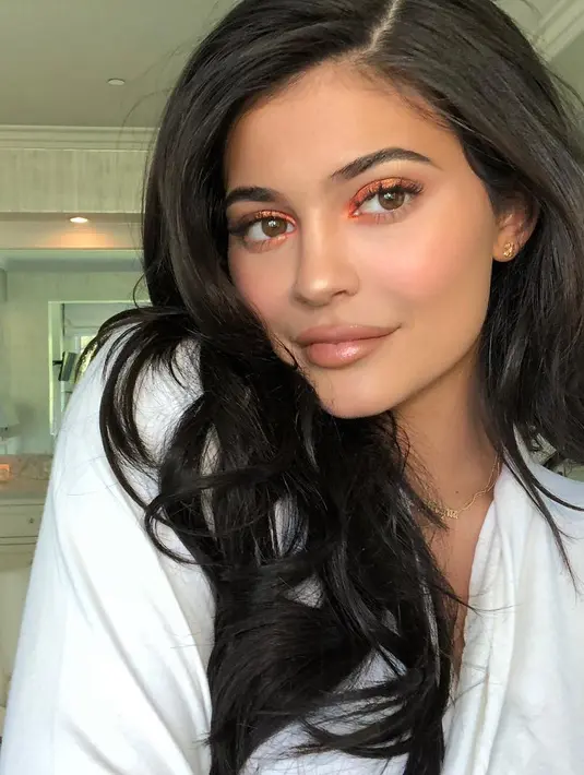 "Penting bagi Kylie untuk tidak miliki drama di hari ulang tahhunnya dan agar Tyga menjauh darinya," lanjut sumber. (instagram/kyliejenner)