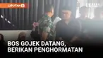 Sejak Jumat pagi, rumah duka di kawasan Menteng dipadati pelayat. Tangis keluarga pecah, isak sedih mengiringi kepergian Affan. Sejumlah tokoh hadir memberikan penghormatan terakhir. Direktur Utama PT GoTo Gojek Tokopedia Tbk, Patrick Walujo, tiba de...