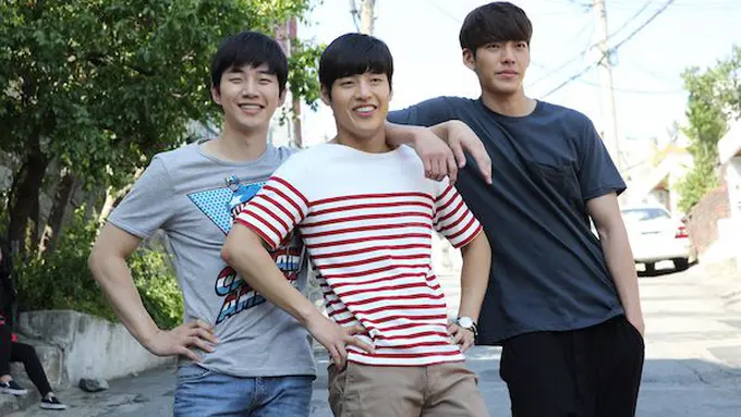 Kim Woo Bin, Kang Ha Neul dan Junho