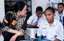 Puan Kunjungi Sekolah Bagi Anak Papua Pedalaman, Dengarkan Harapan Bisa Kembali Bangun Daerah