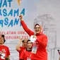 Ketua Umum PB Persani, Ilya Avianti membuka acara senam bersama di Plaza Selatan Gelora Bung Karno (GBK), Minggu (5/2). Dalam acara ini juga, Ilya Avianti berharap Persani mendapat dukungan dari dari masyarakat luas. (Liputan6.com/Yoppy Renato)