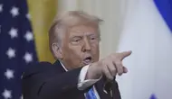 Presiden Amerika Serikat Donald Trump pada 4 Februari 2025 di Gedung Putih. (Dok. AP Photo/Alex Brandon)