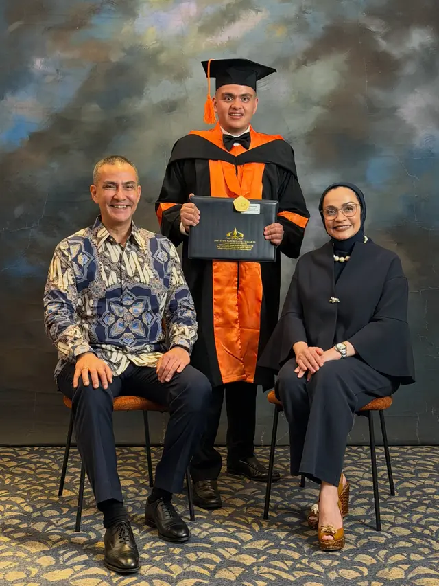 Putra Ferdy Hasan raih gelar sarjana