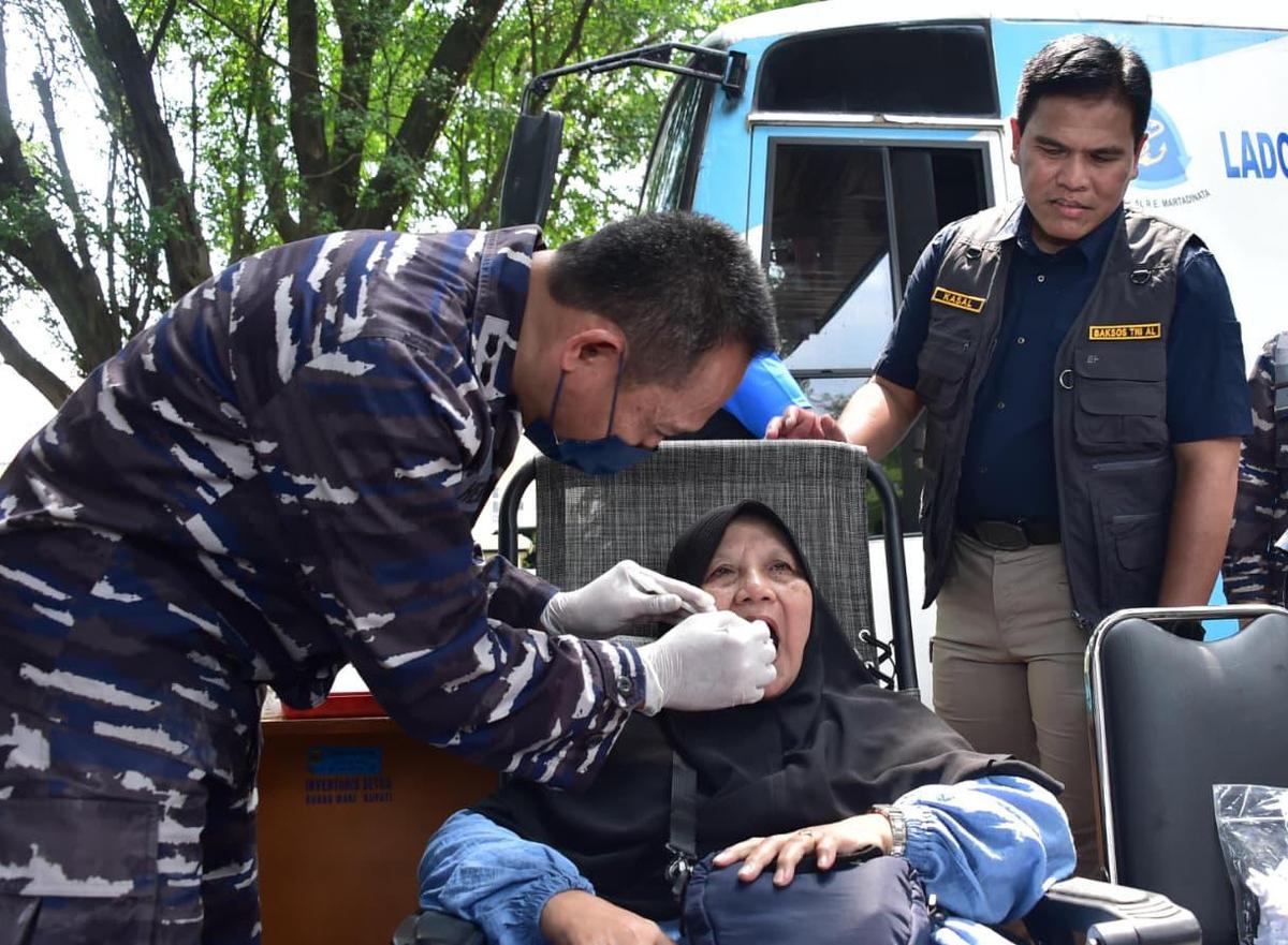 tni al bakti sosial