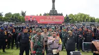 Kapolri Jenderal Listyo Sigit Prabowo bersama Panglima TNI Jenderal Andika Perkasa memimpin apel gelar pasukan Operasi Puri Agung 2022 untuk pengamanan Konferensi Tingkat Tinggi (KTT) G20 di Bali pada 15-16 November mendatang. (Ist)
