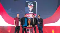 Bos Arema FC, Gilang Widya Pramana (kanan) usai konferensi pers Piala Presiden 2022 di Jakarta, Senin (6/6/2022). (dok. Arema FC)