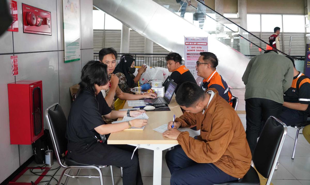 Tiga Tahun Beroperasi, LRT Jabodebek Gelar Aksi untuk Masyarakat