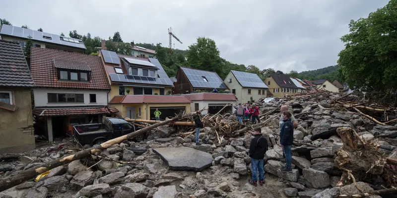 20160531-Jerman Porak-Poranda Pasca Dihantam Banjir