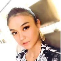  Agnes Monica kembali membuat publik Indonesia bangga. Lewat akun Instagramnya, Agnes memosting gambar dirinya jadi perangko. (Via Instagram/@agnezmo)