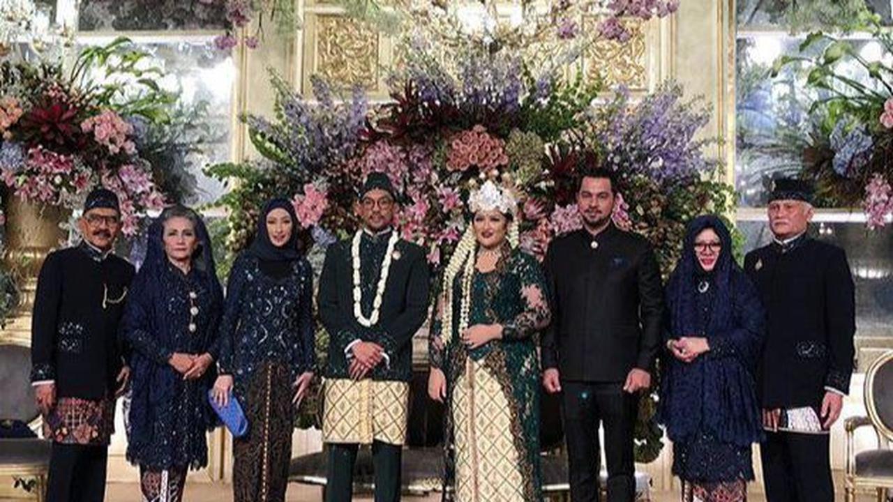 Hadiri Pernikahan Putrinya