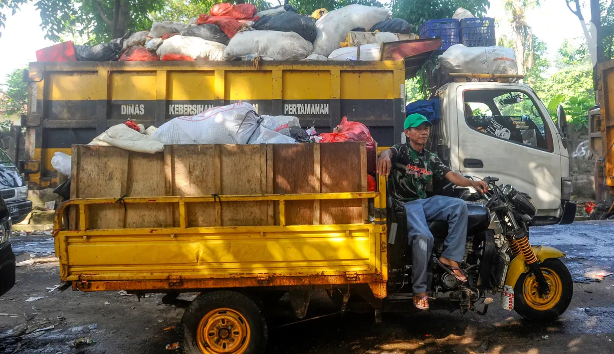 Saat ini sampah yang masuk dari seluruh wilayah Kota Depok mencapai ratusan ton, bahkan per hari ini mencapai 980 ton. (merdeka.com/Arie Basuki)