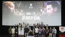Perwakilan pemain Dewa United Banten dan Pelita Jaya Basketball berfoto bersama usai konferensi pers terkait dimulainya secara resmi musim kompetisi Indonesian Basketball League (IBL) GoPay 2026 di kawasan Senayan, Jakarta, Selasa (6/1/2026). Indonesian Basketball League (IBL) resmi mengawali musim kompetisi IBL GoPay 2026. (Bola.com/M Iqbal Ichsan)
