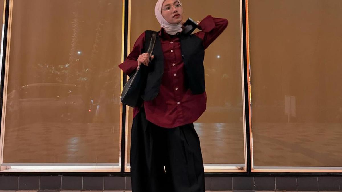 6 Inspirasi Vest Outfits Hijab, Bikin Penampilan tetap Stylish