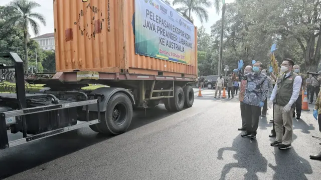 Gubernur Jabar Ridwan Kamil secara langsung melepas seremoni ekspor 16 ton kopi arabika Java Preanger Jabarano ke Sydney, Australia