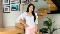 Titi Kamal kembali ke layar lebar lewat film Air Mata Di Ujung Sajadah karya sineas Key Mangunsong. Ia beradu akting dengan Citra Kirana dan Fedi Nuril. (Foto: Dok. Instagram @titi_kamall)
