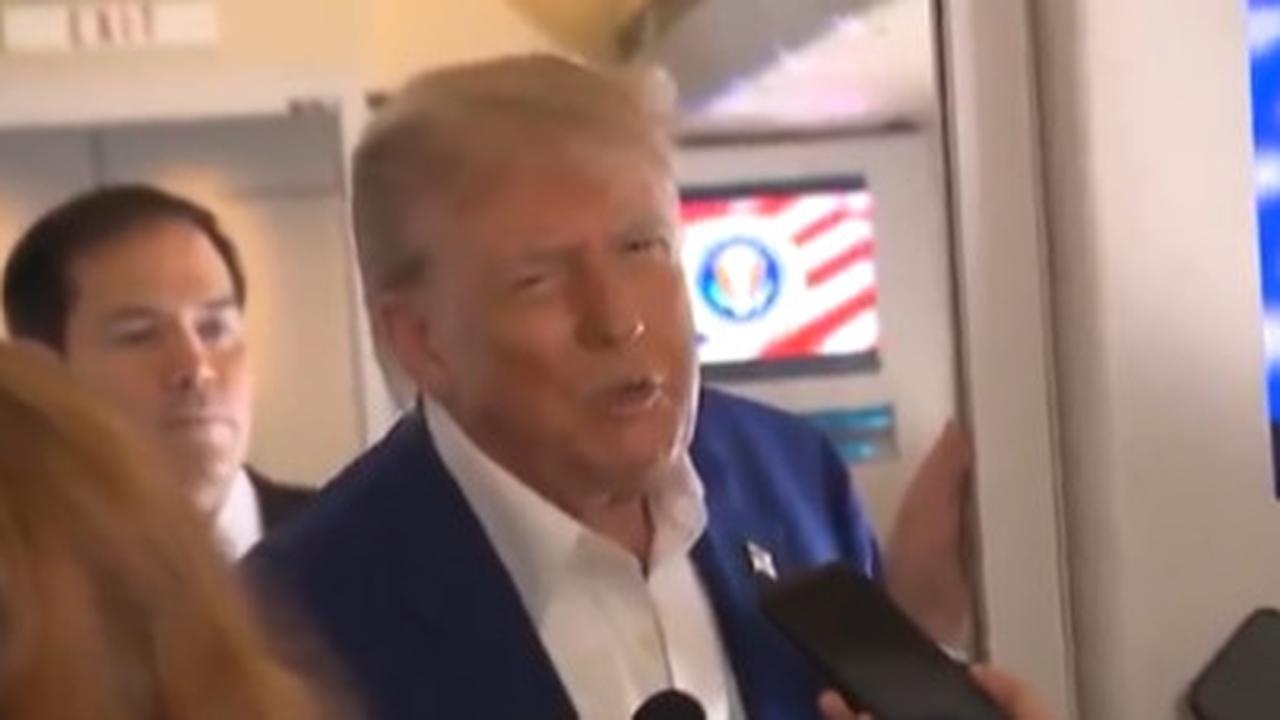 Donald Trump Mencla-mencle, Kemarin Desak Rezim Iran Diganti, Sekarang Balik Menolak