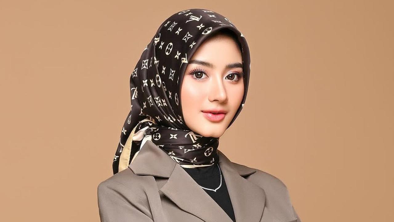 Mode Syar'i, Intip Momen Ghea Youbi Tampil Memakai Hijab yang Dipuji Makin Memesona