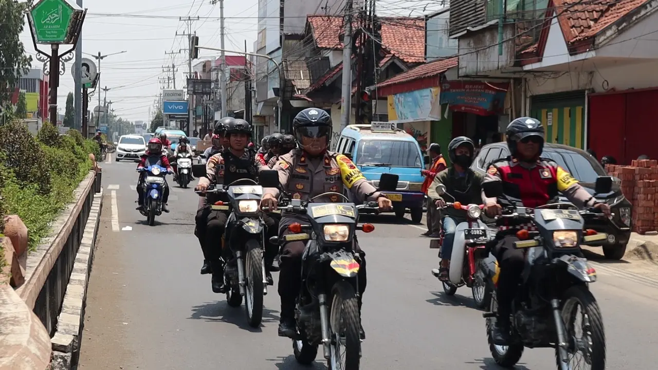 Polres Pemalang mengintensifkan patroli dialogis memasuki tahapan Pemilu 2024. (Foto: Liputan6.com/Polres Pemalang)