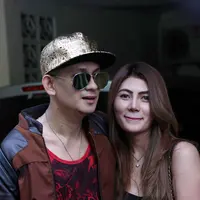 Wanita yang kini telah mengisi hati Jupiter Fortissimo adalah Widuri Agesti. Sudah 6 bulan mereka menjalin hubungan asmara, bahkan dikabarkan jika Jupiter Fortissimo ingin serius dengan sang kekasih. (Nurwahyunan/Bintang.com)