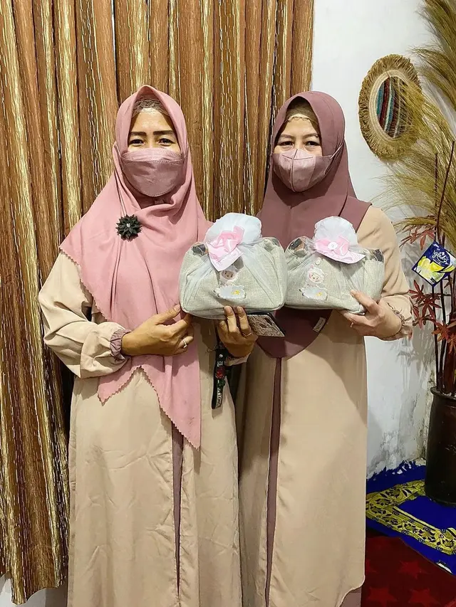 6 Potret Tasyakuran 7 Bulan Kehamilan Eriska Rein, Baby Bump Curi Perhatian