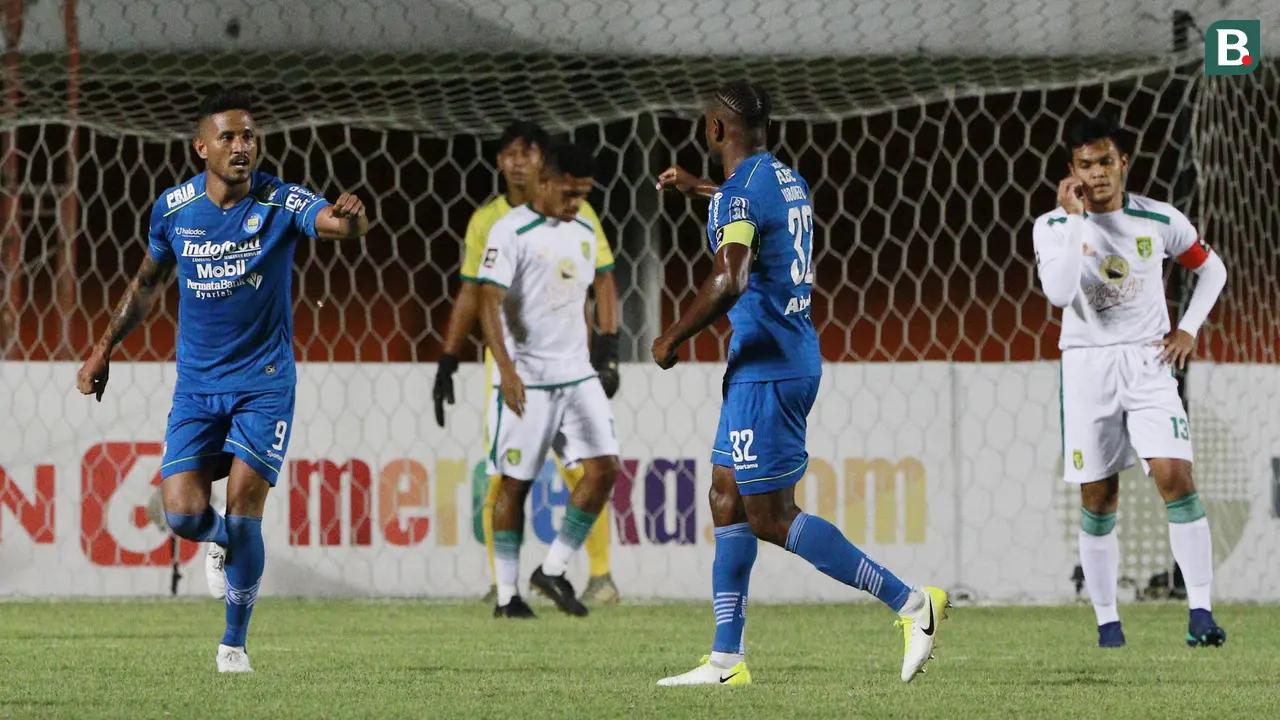FOTO: Persib Bandung sementara Unggul Telak 3-0 atas Persebaya Surabaya di Babak Pertama - Wander Luiz