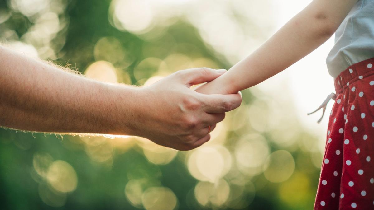 Ciri-Ciri Anak Alami Child Grooming, Salah Satunya Jadi Lebih Tertutup