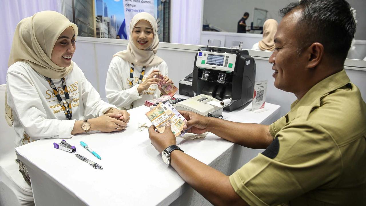 Penukaran uang untuk Lebaran di Senayan