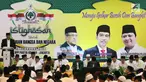 Ketua Umum Partai Golkar Airlangga Hartarto memberi sambutan pada acara  Istigasah di DPP Golkar, Jakarta, Rabu (28/2). Kegiatan doa bersama ini diselenggarakan menghadapi tahun politik agar Partai Golkar mendapat keberkahan. (Liputan6.com/Angga Yuniar)
