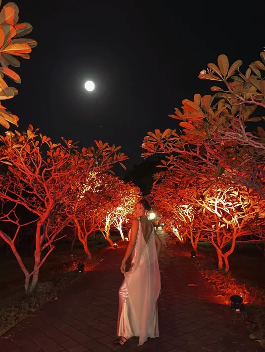 [Instagram/anyageraldine]