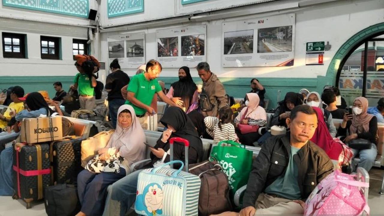 H-7 Lebaran 2026: Pemudik Mulai Padati Stasiun Pasar Senen, Hindari Puncak Arus