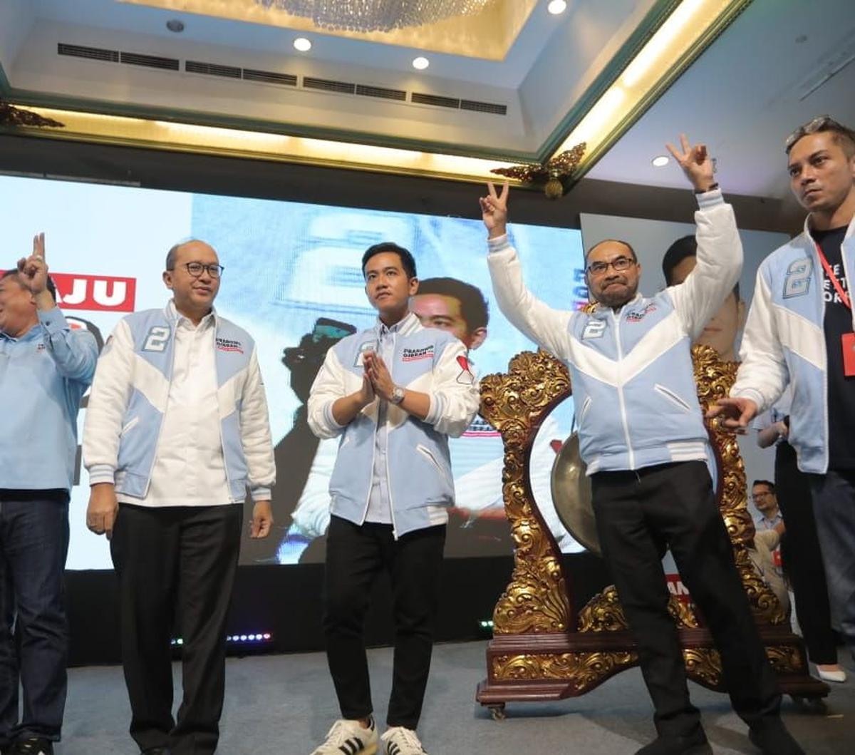 Calon wakil presiden nomor urut 2, Gibran Rakabuming Raka menghadiri acara Silaturahmi Nasional Relawan Prabowo-Gibran di Hotel Kartika Chandra, Gatos Subroto, Jakarta, Senin (5/2/2024). Dalam momen tersebut, Wali Kota Solo itu mengingatkan para relawan u