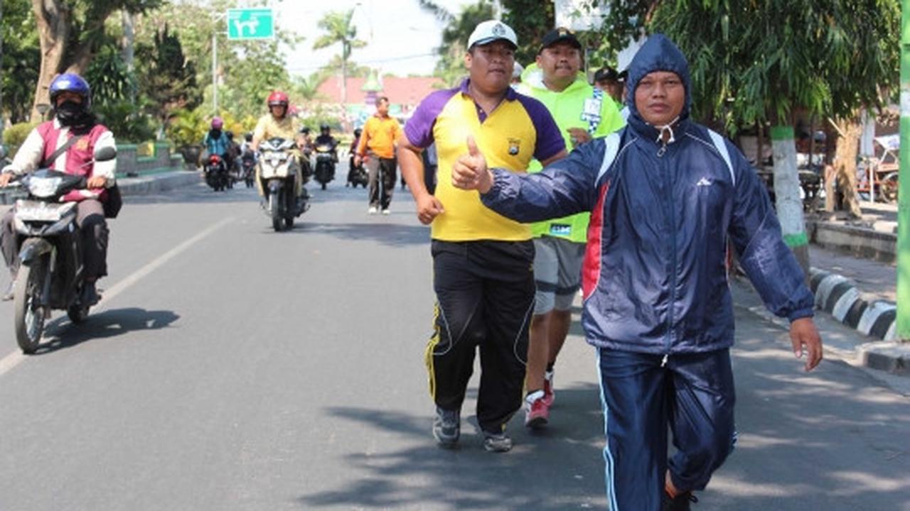 Ini diet ala polisi Kediri, lari 10 km di siang bolong