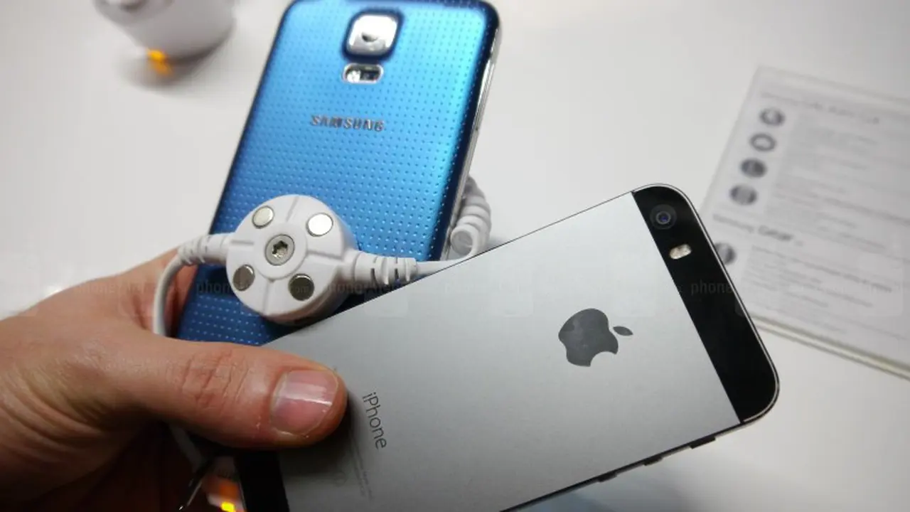 Handset Bermasalah, Apple-Samsung Kompak Tawarkan Ganti