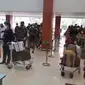 Antrean penumpang terjadi di Bandara Adi Soemarmo, Kabupaten Boyolali, Jawa Tengah pada Sabtu 25 September 2021, pagi.