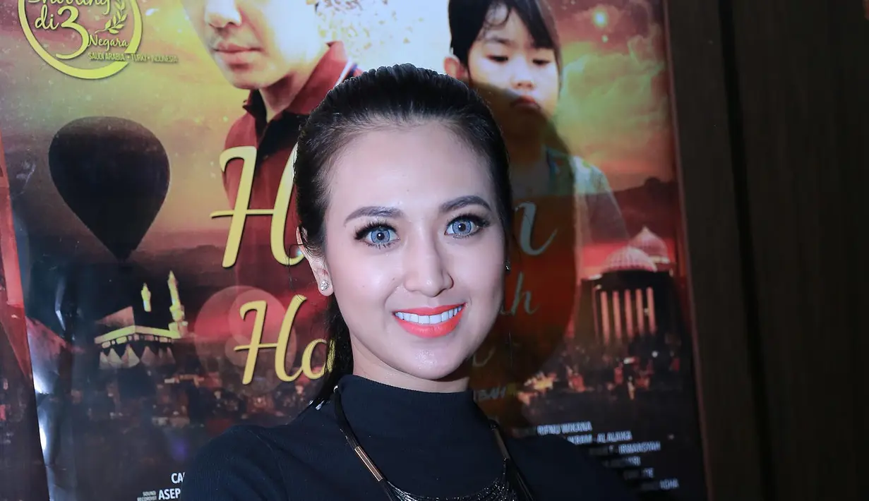 Sylvia Fully mengatakan jika semua proses film ‘Harim di Tanah Haram’ telah berjalan lancar. Ia memiliki harapan jika film ini dapat diterima oleh masyarakat Indonesia. (Galih W. Satria/Bintang.com)